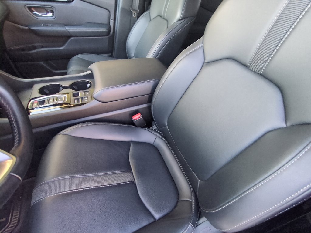 Used 2024 Honda Pilot EX-L image 9