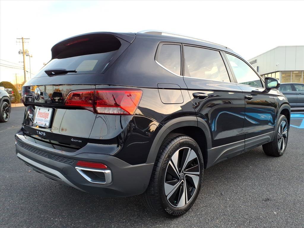 Certified 2024 Volkswagen Taos SE image 4