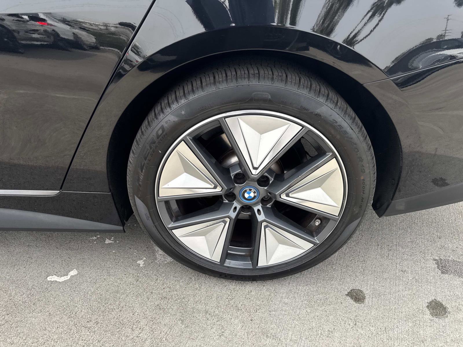 Used 2023 BMW i4 eDrive35 w/ Premium Package RWD image 6