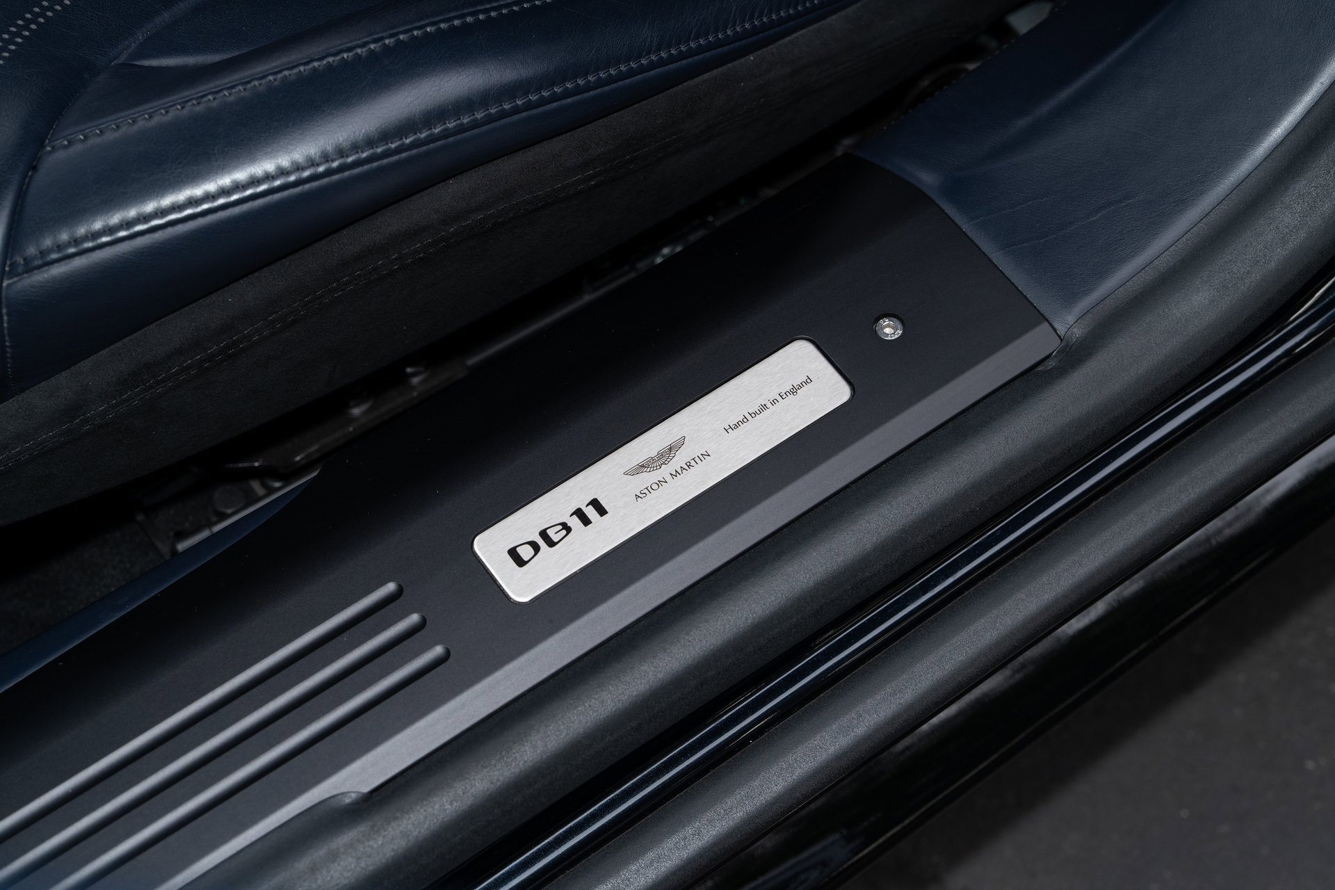 Used 2020 Aston Martin DB11 Coupe image 18