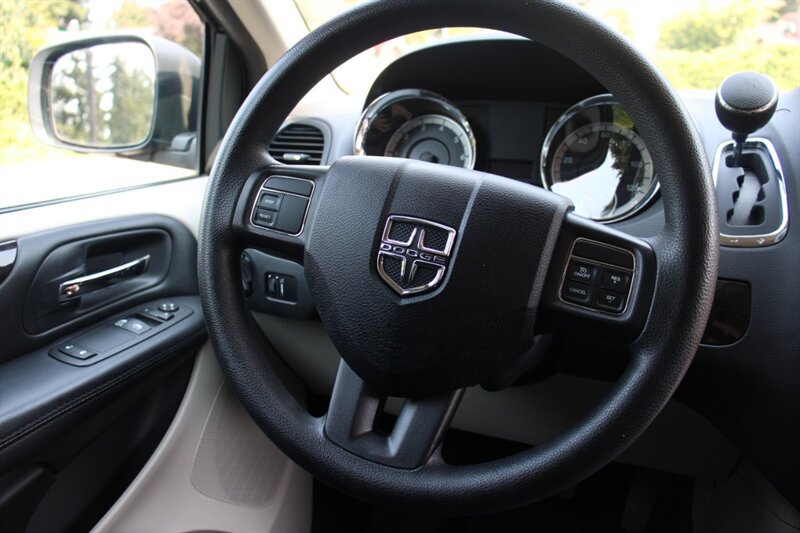 Used 2015 Dodge Grand Caravan SE w/ Quick Order Package 29E SE FWD image 18
