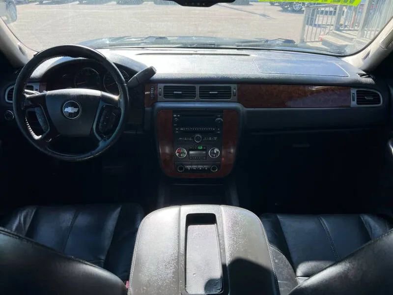 Used 2008 Chevrolet Suburban LT w/ LT Preferred Equipment Group image 17