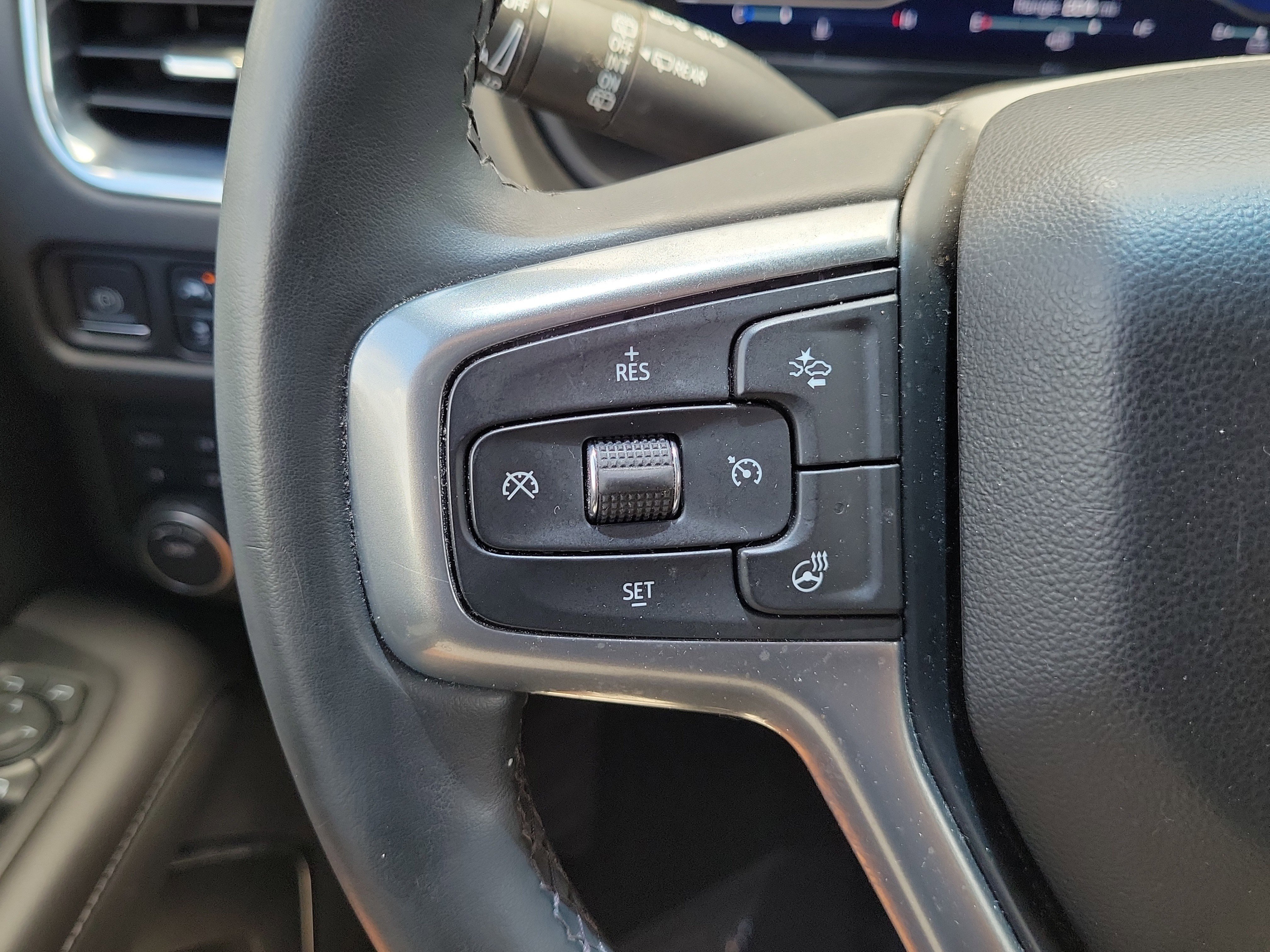 Used 2023 Chevrolet Tahoe Z71 w/ Luxury Package AWD/4WD image 27