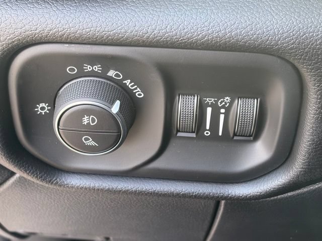 New 2026 RAM 3500 Laramie AWD/4WD image 27