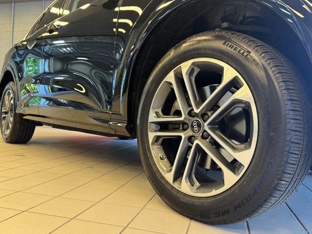 Used 2025 Audi Q5 Premium w/ Convenience Package AWD/4WD image 9