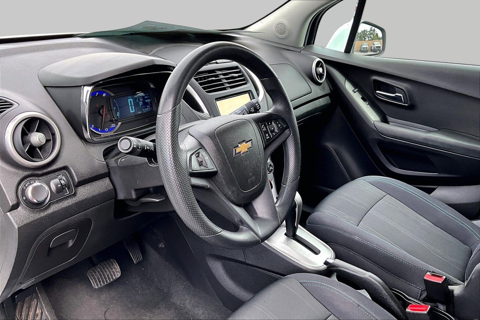 Used 2016 Chevrolet Trax LT AWD/4WD image 12