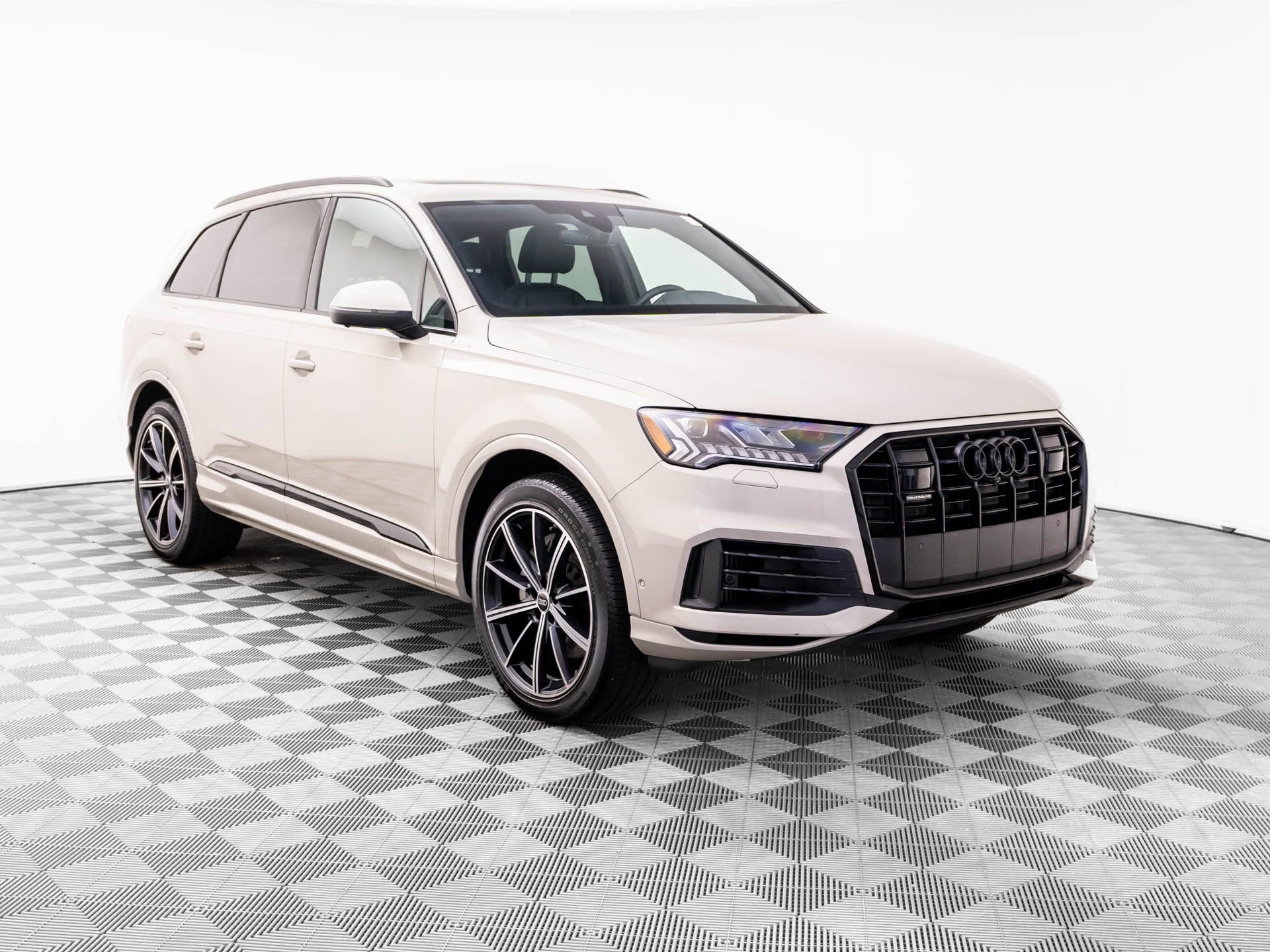 Used 2023 Audi Q7 3.0T Premium Plus image 7