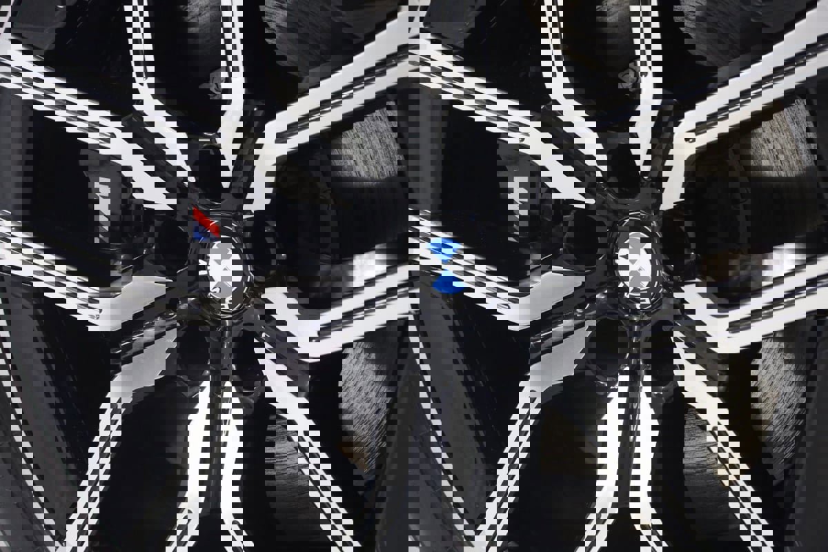 Used 2023 BMW 740i w/ Parking Assistance Package image 20