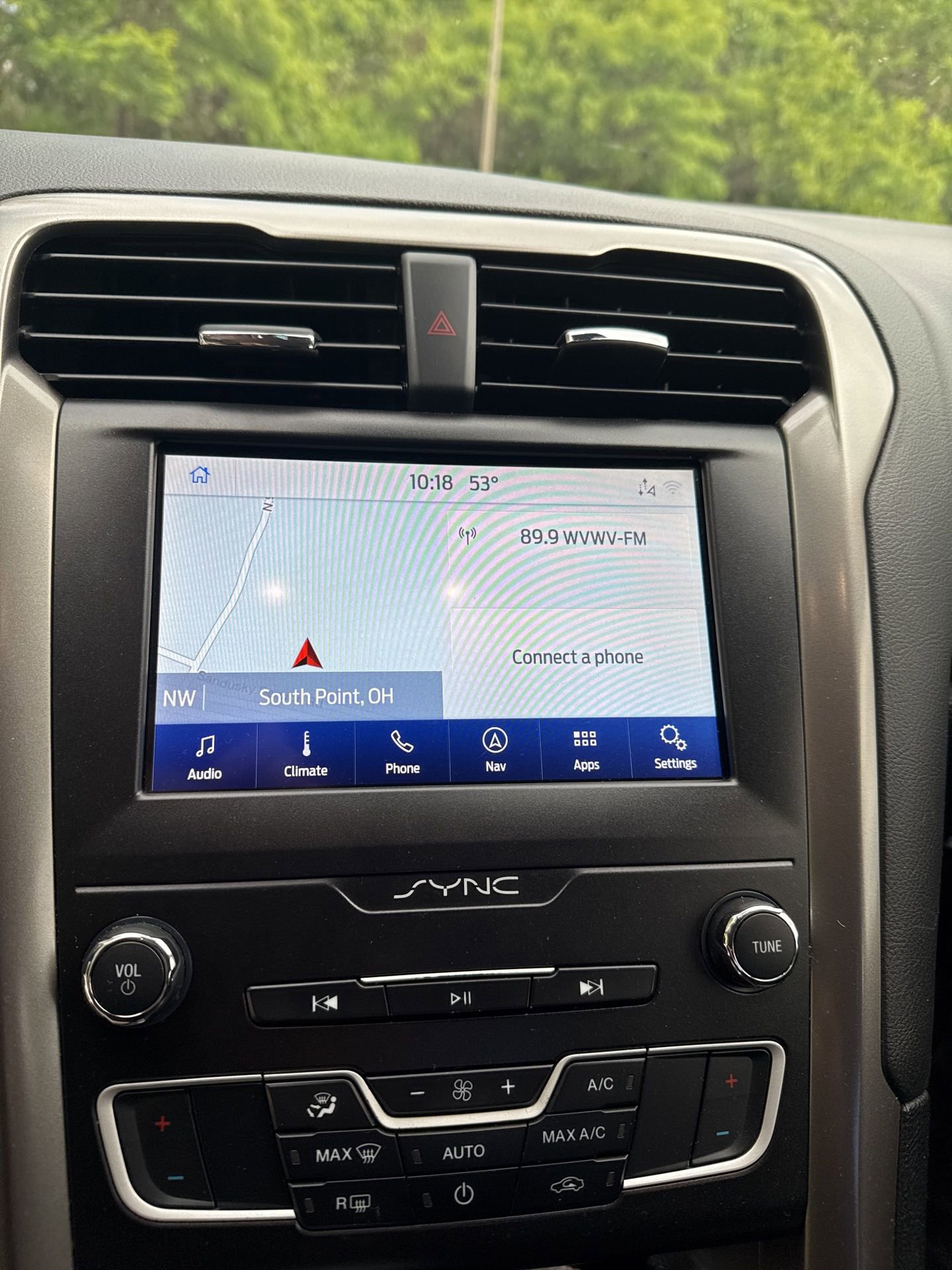 Used 2019 Ford Fusion SE FWD image 3