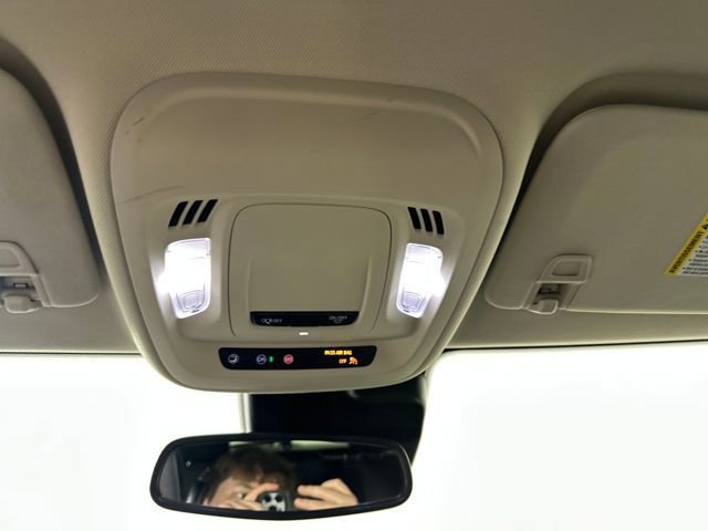 Used 2022 Buick Envision Preferred FWD image 24