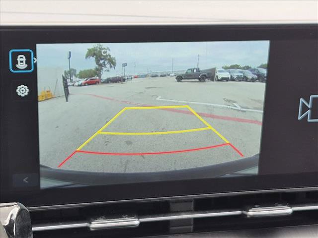 Used 2025 Hyundai Kona SEL FWD image 13