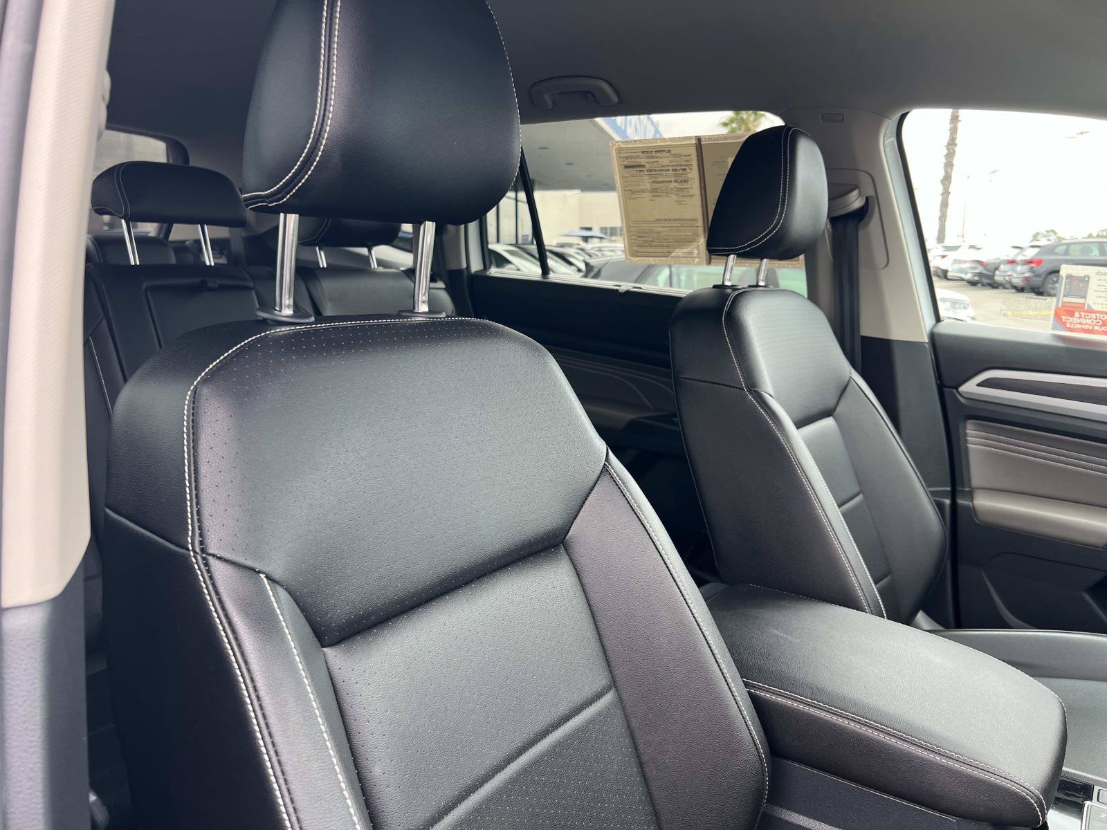 Certified 2023 Volkswagen Atlas SE w/ Black Wheel Package FWD image 30
