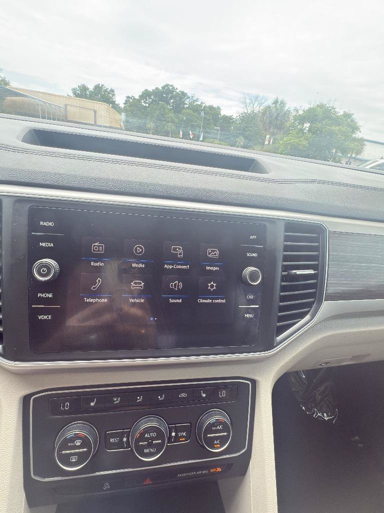 Used 2019 Volkswagen Atlas SE w/ Towing Package FWD image 12
