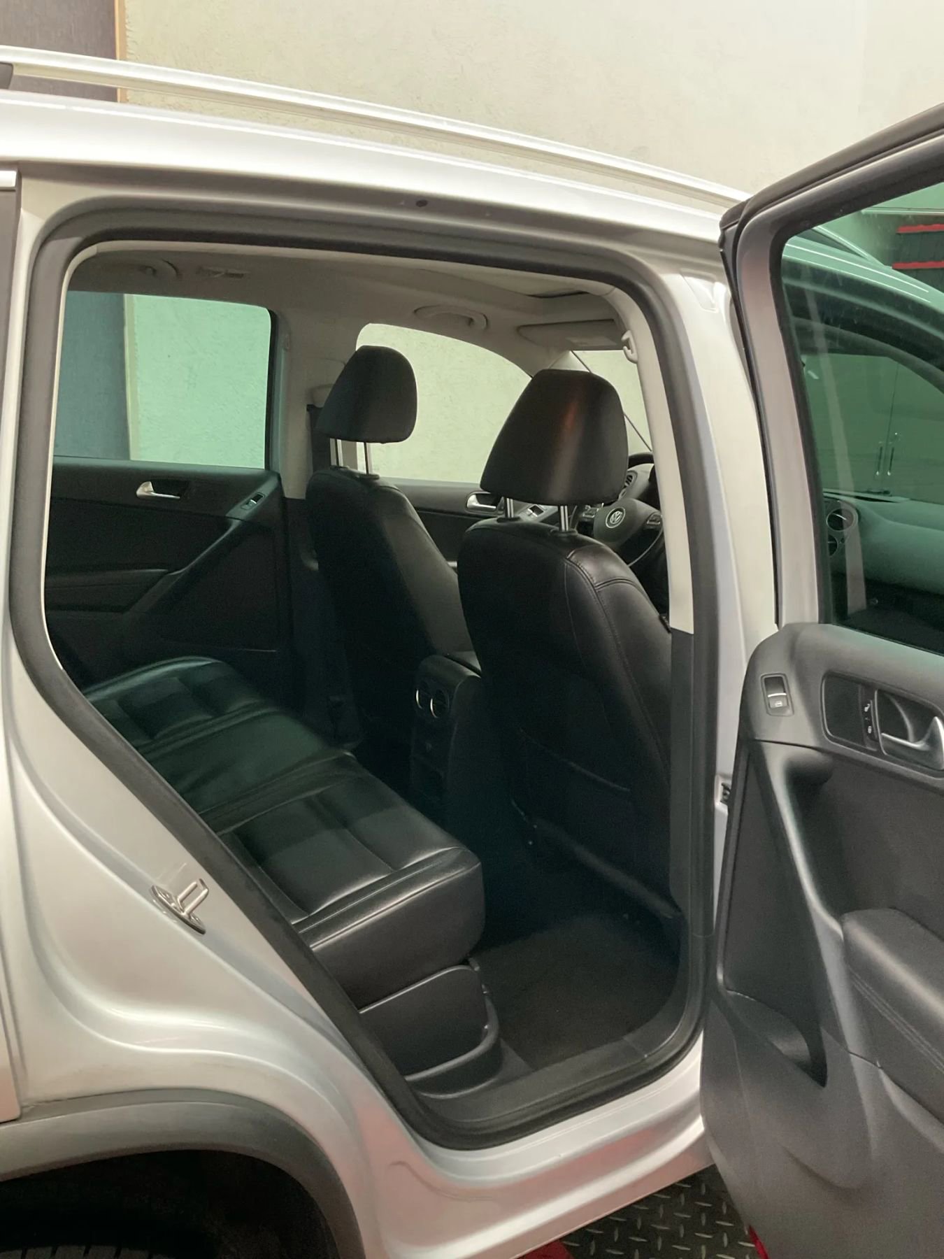 Used 2017 Volkswagen Tiguan Sport image 12