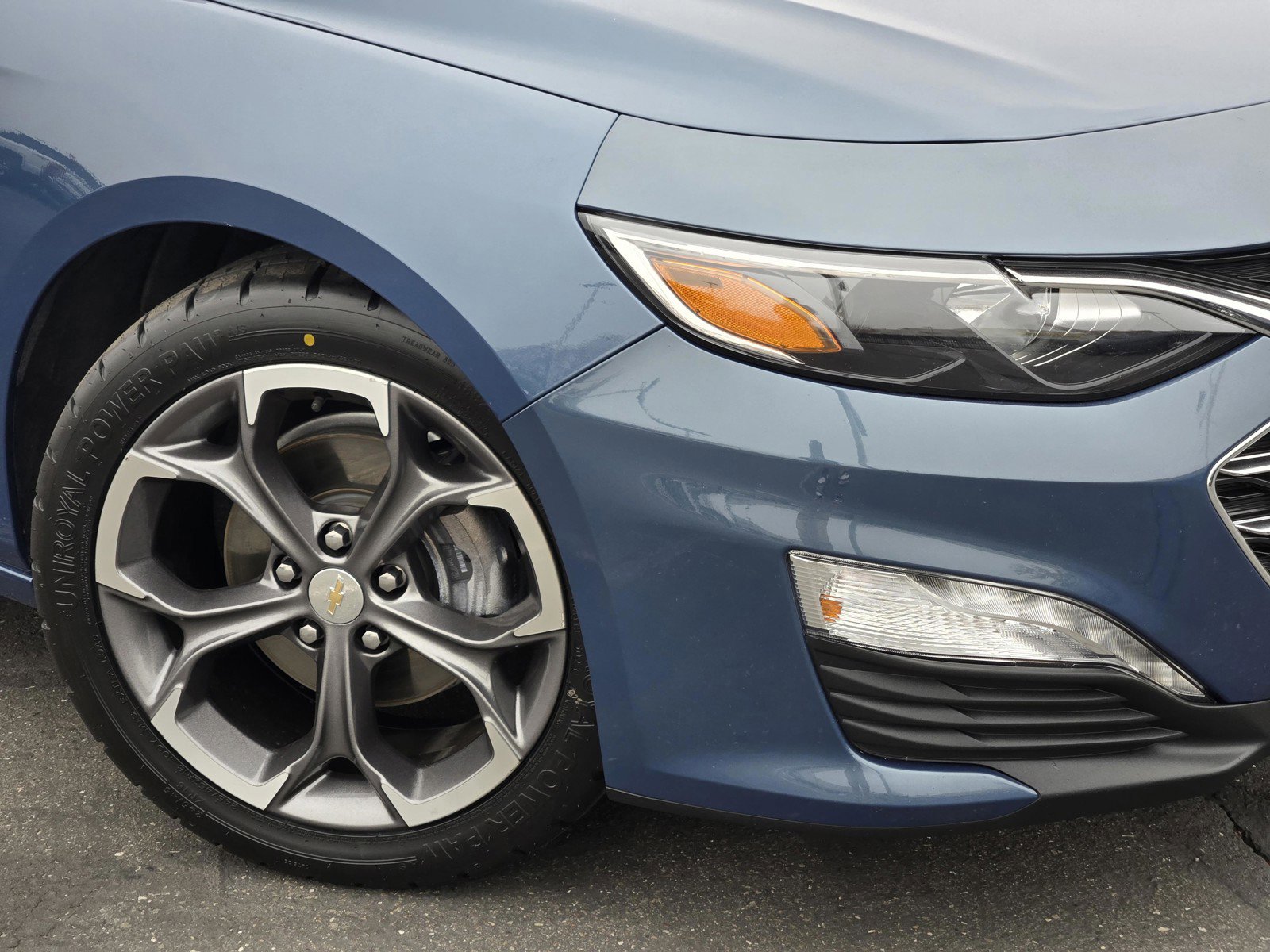 Used 2024 Chevrolet Malibu LT image 2