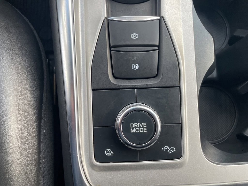 Used 2023 Ford Explorer XLT w/ Equipment Group 202A image 21