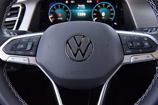 New 2026 Volkswagen Atlas Cross Sport SE image 18