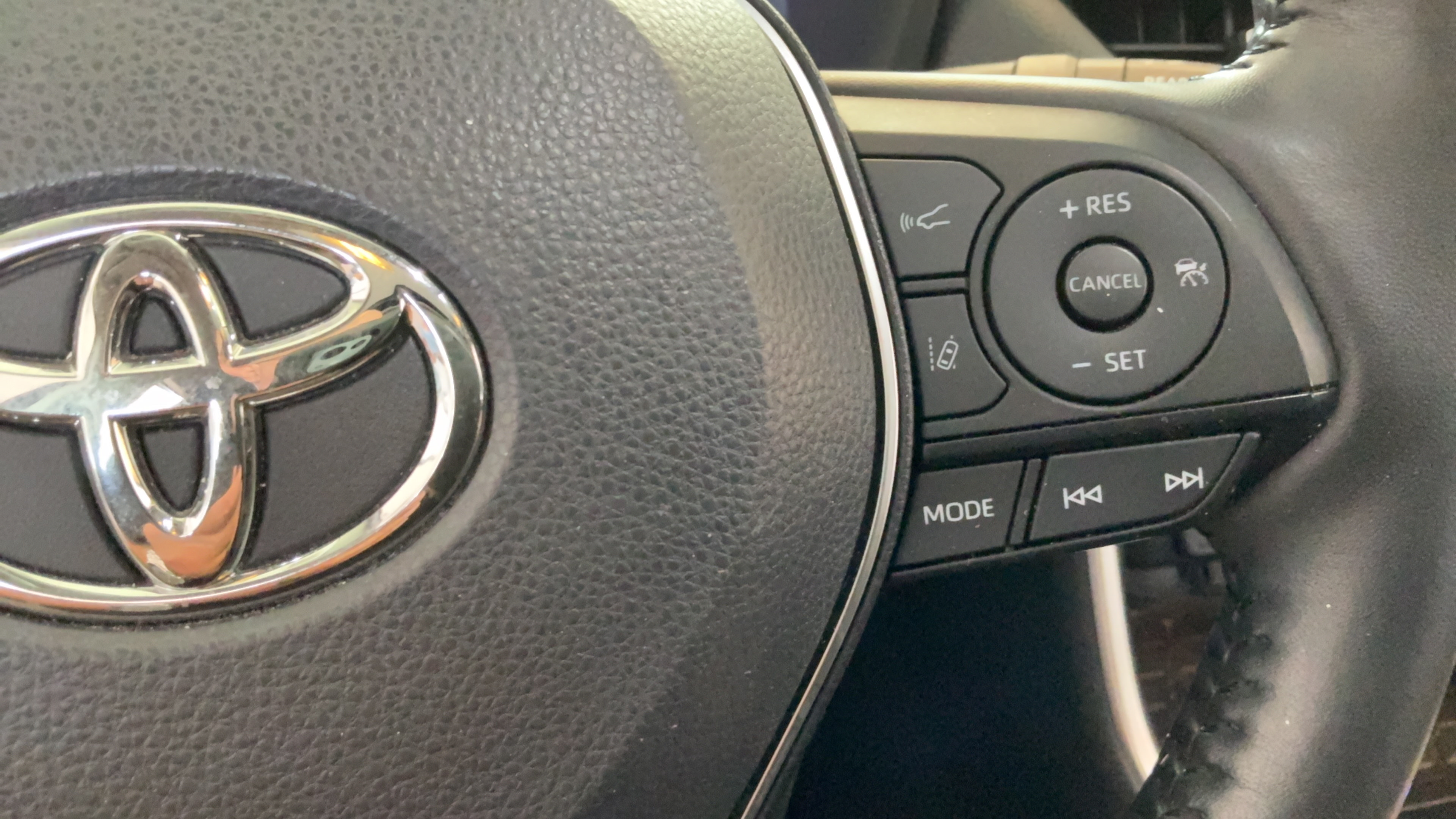 Certified 2021 Toyota RAV4 XLE Premium AWD/4WD image 19