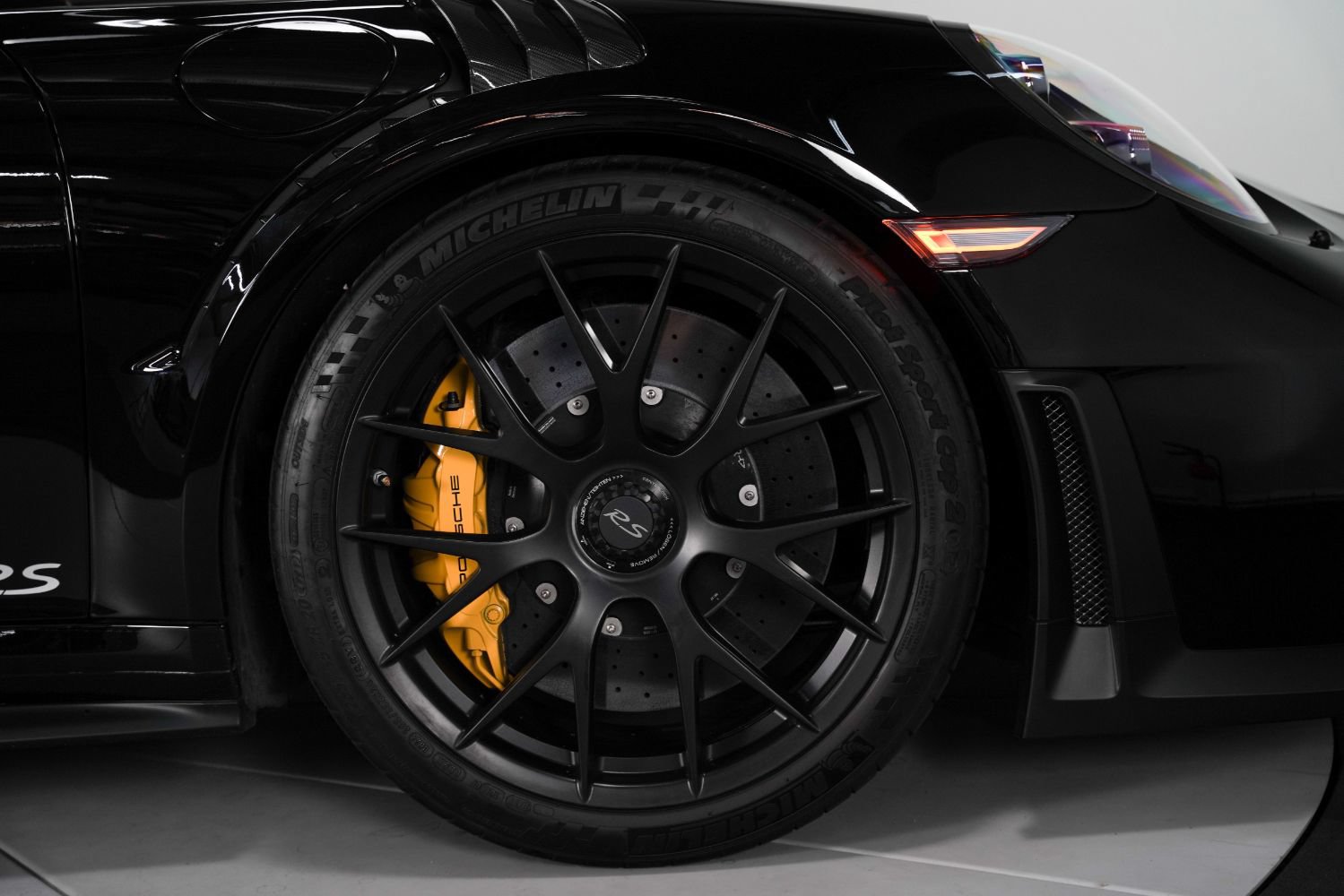 Used 2019 Porsche 911 GT2 RS RWD image 31