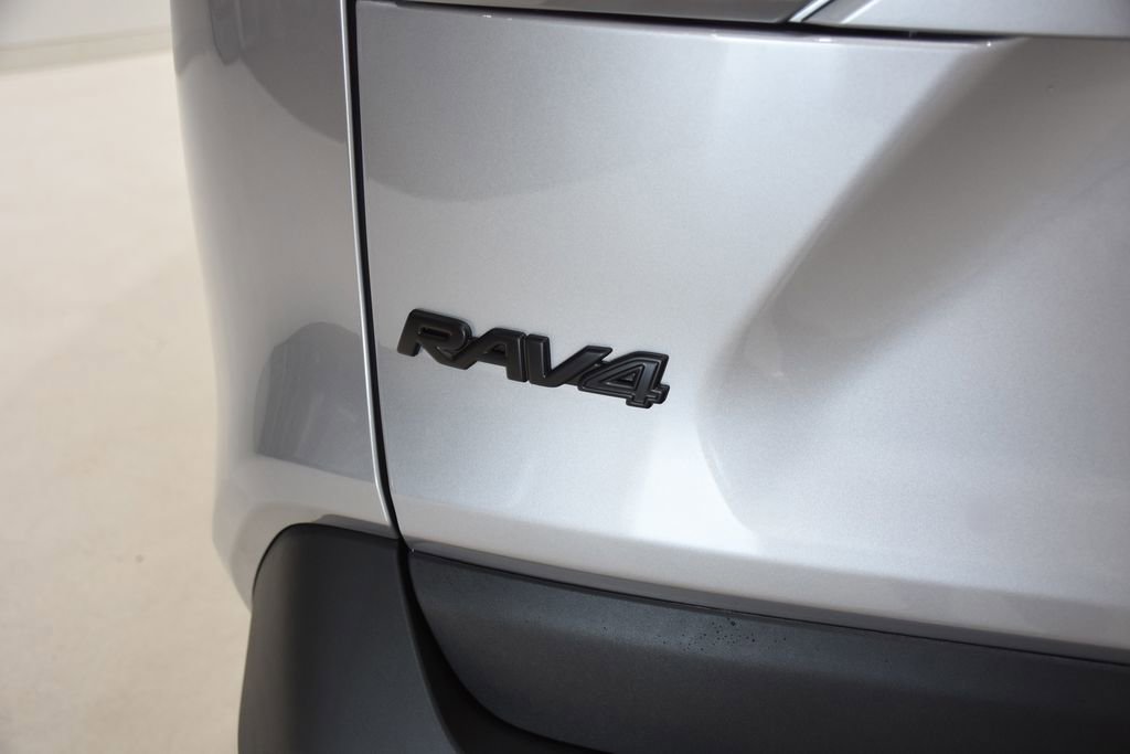 New 2025 Toyota RAV4 XLE image 27