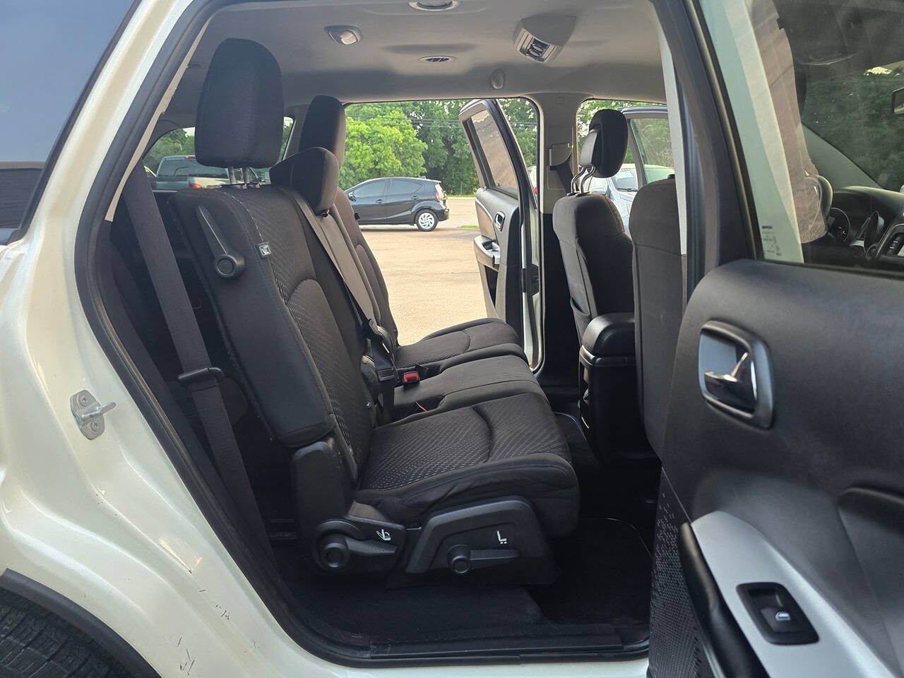 Used 2016 Dodge Journey SXT FWD image 22
