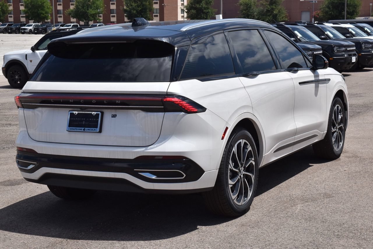 New 2026 Lincoln Nautilus Reserve AWD/4WD image 7