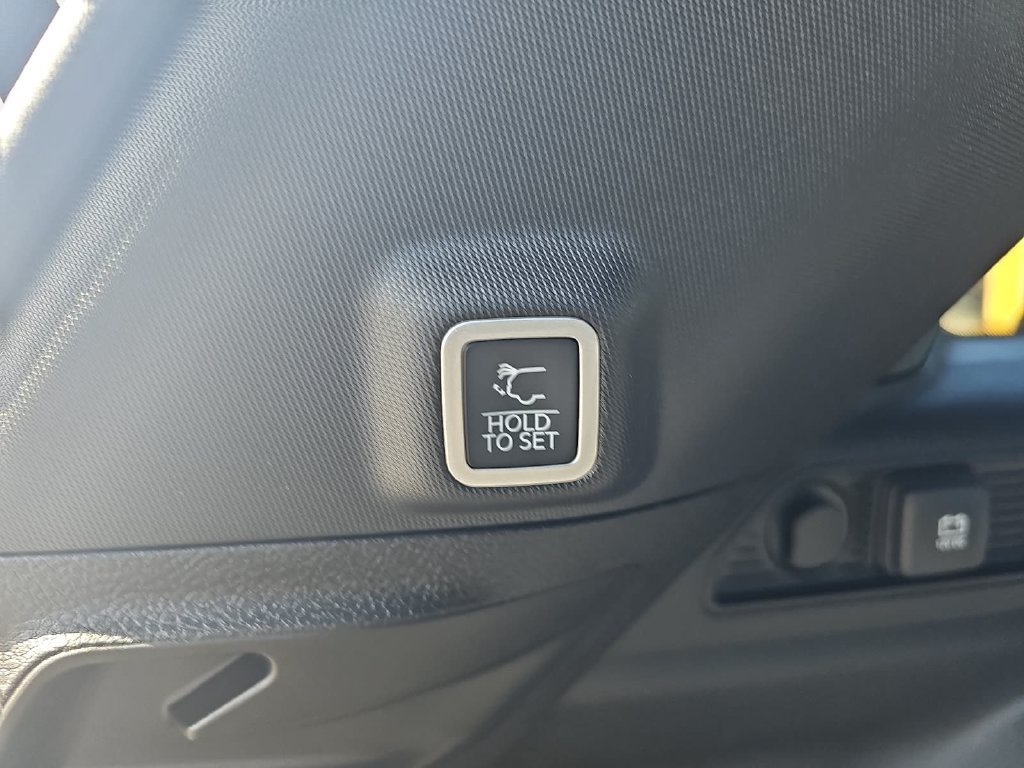 Used 2026 Jeep Grand Cherokee Limited AWD/4WD image 13