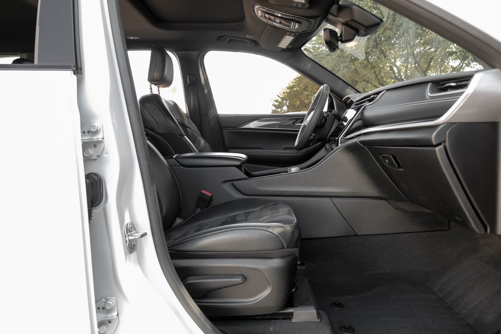 Used 2023 Jeep Grand Cherokee L Laredo image 43