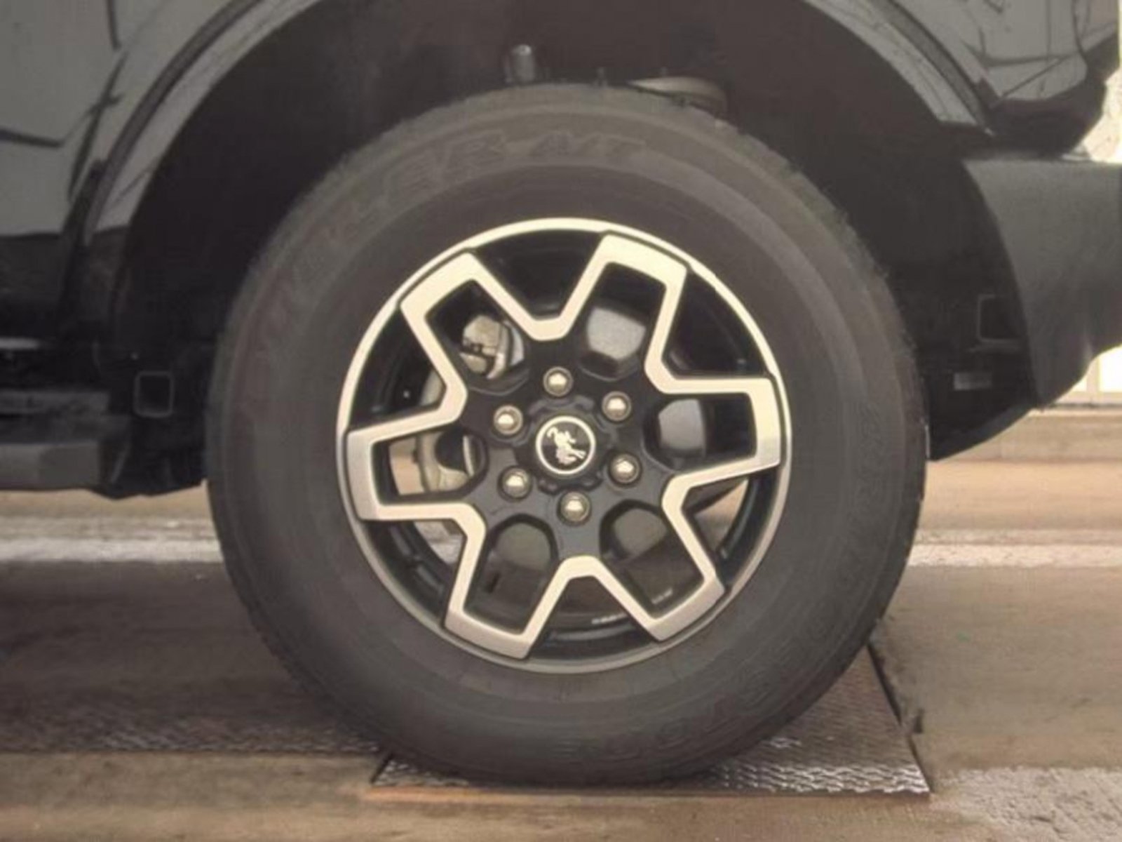 Used 2023 Ford Bronco Outer Banks AWD/4WD image 10
