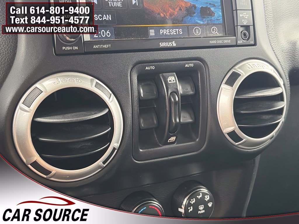 Used 2016 Jeep Wrangler Unlimited Rubicon AWD/4WD image 18