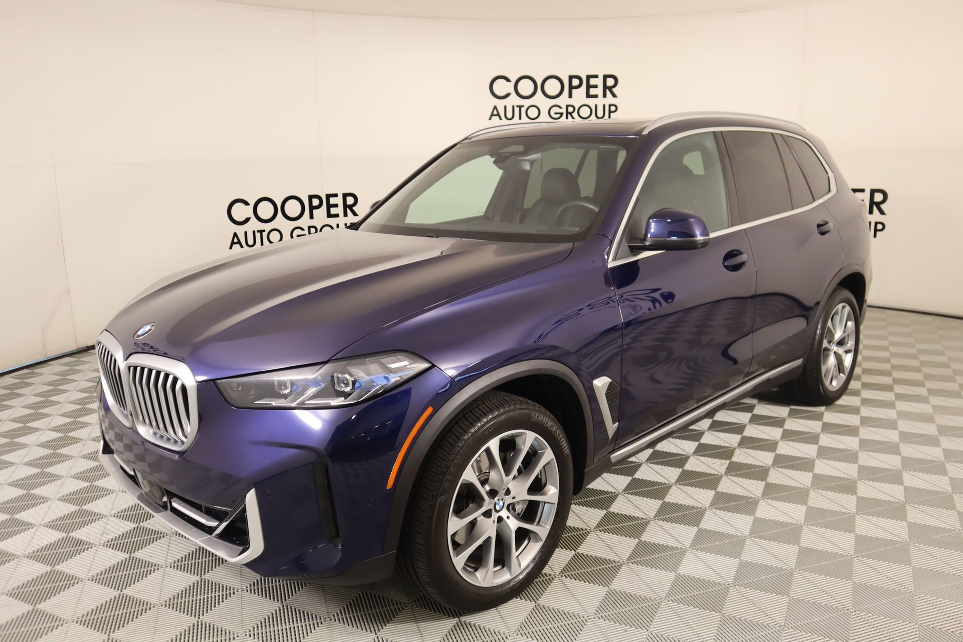 Used 2025 BMW X5 xDrive40i AWD/4WD image 11