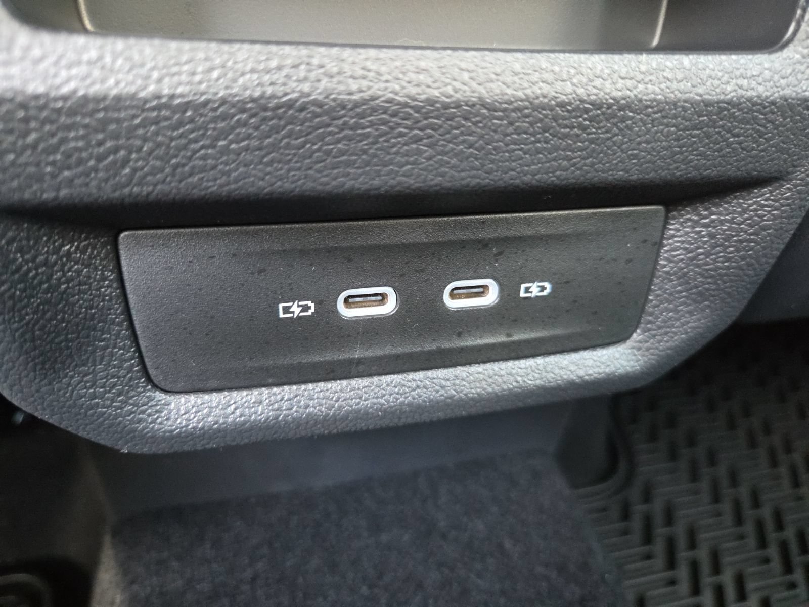 New 2026 Volkswagen Taos SEL AWD/4WD image 23