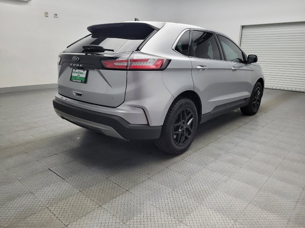 Used 2024 Ford Edge SEL image 9