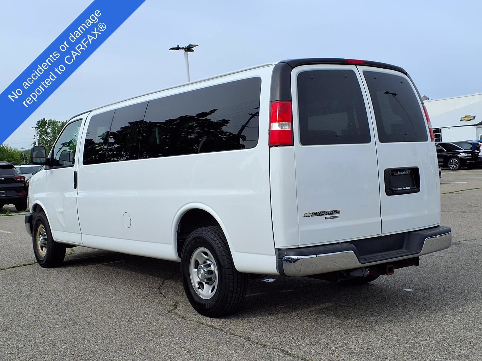 Used 2016 Chevrolet Express 3500 LT w/ LT Preferred Equipment Group RWD image 8