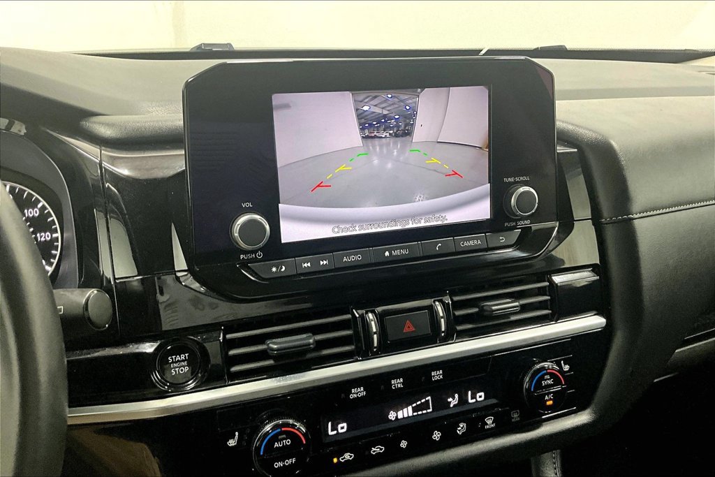 Used 2025 Nissan Pathfinder SV FWD image 22