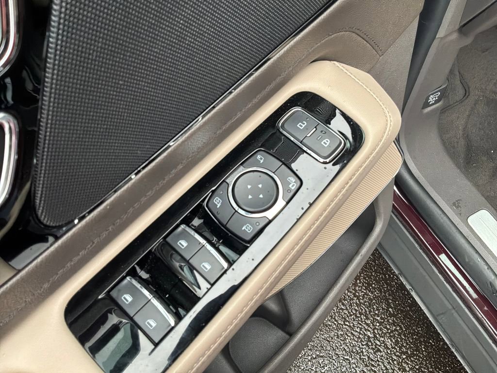 Used 2024 Lincoln Aviator Premiere image 16