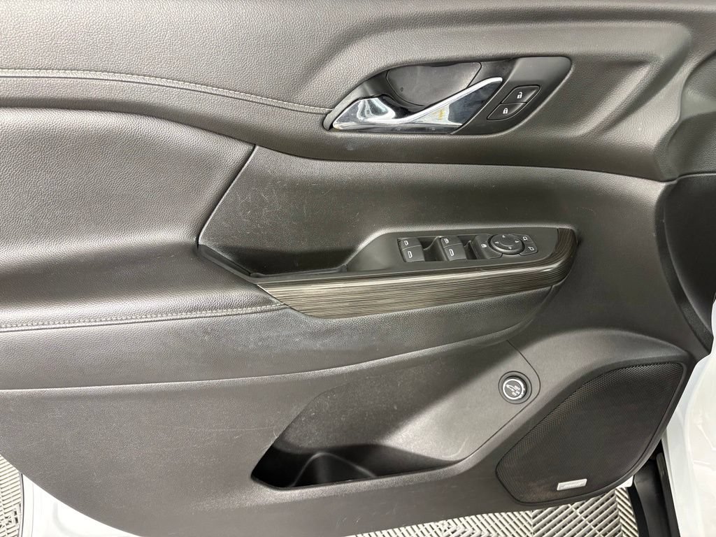 Used 2019 GMC Acadia SLT AWD/4WD image 11