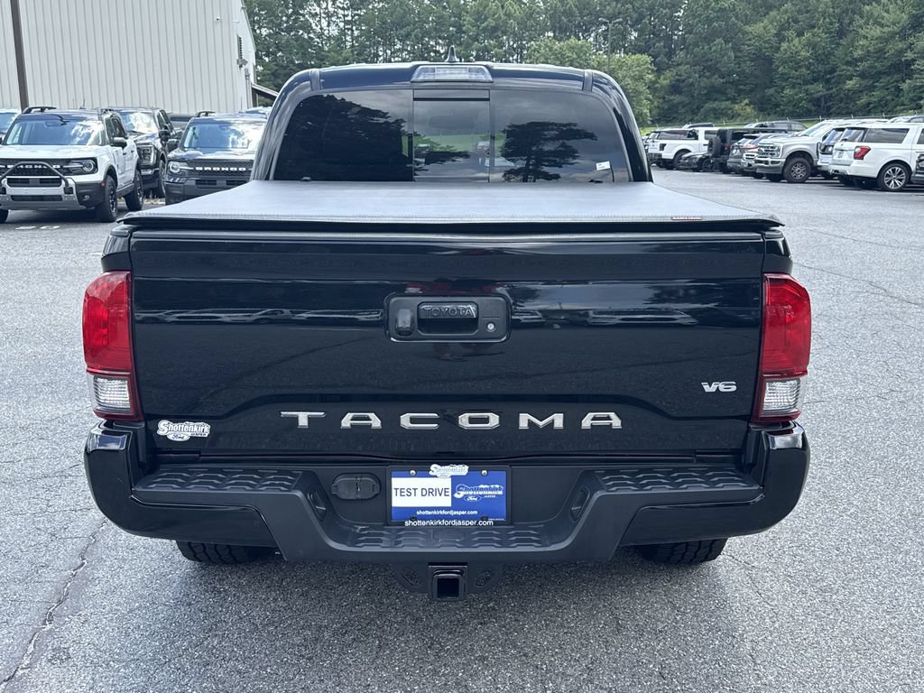 Used 2018 Toyota Tacoma TRD Sport AWD/4WD image 6