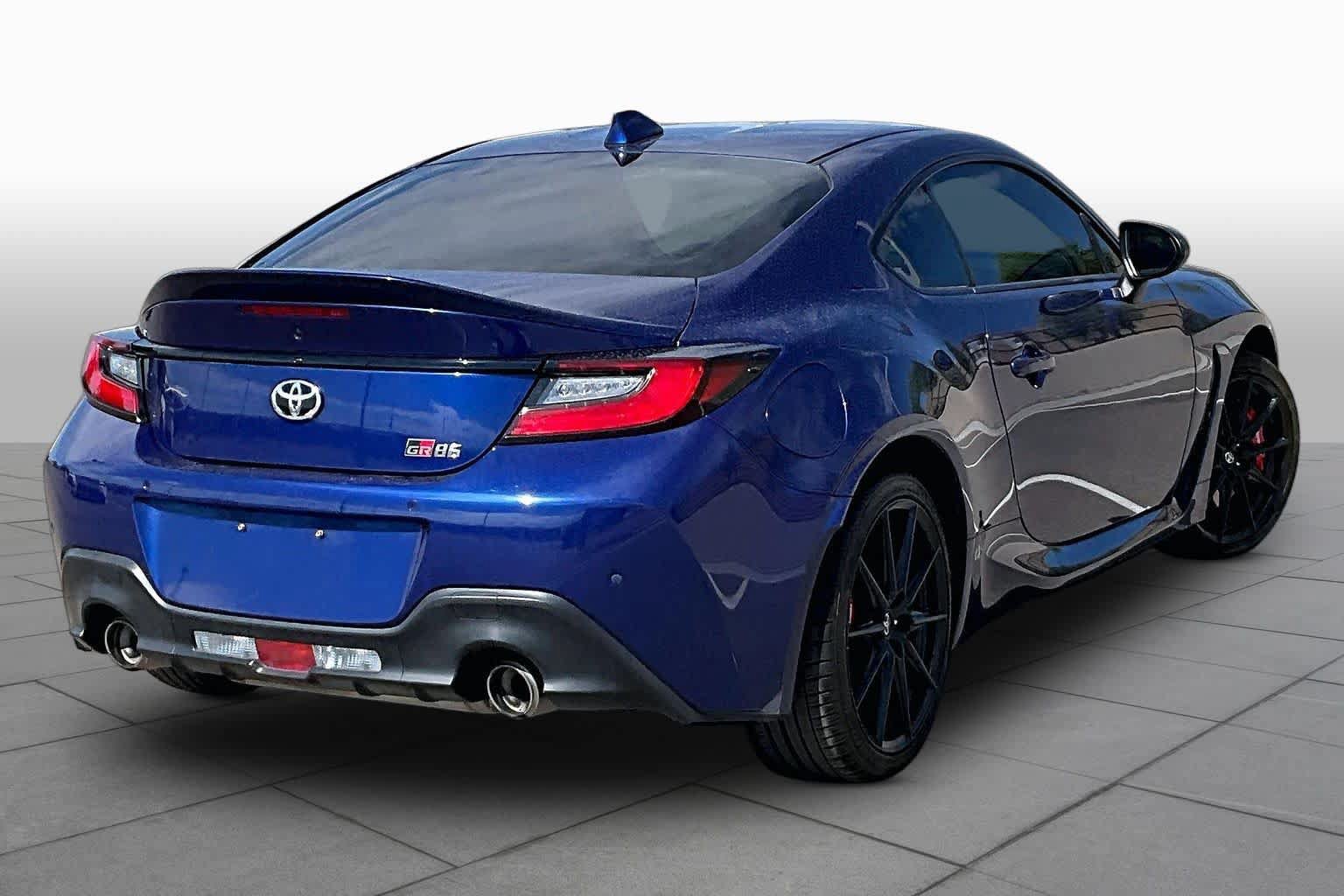Used 2024 Toyota GR86 Premium w/ Performance Package RWD image 12