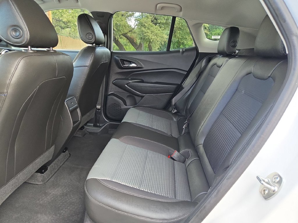 Used 2026 Chevrolet Trax LT FWD image 28