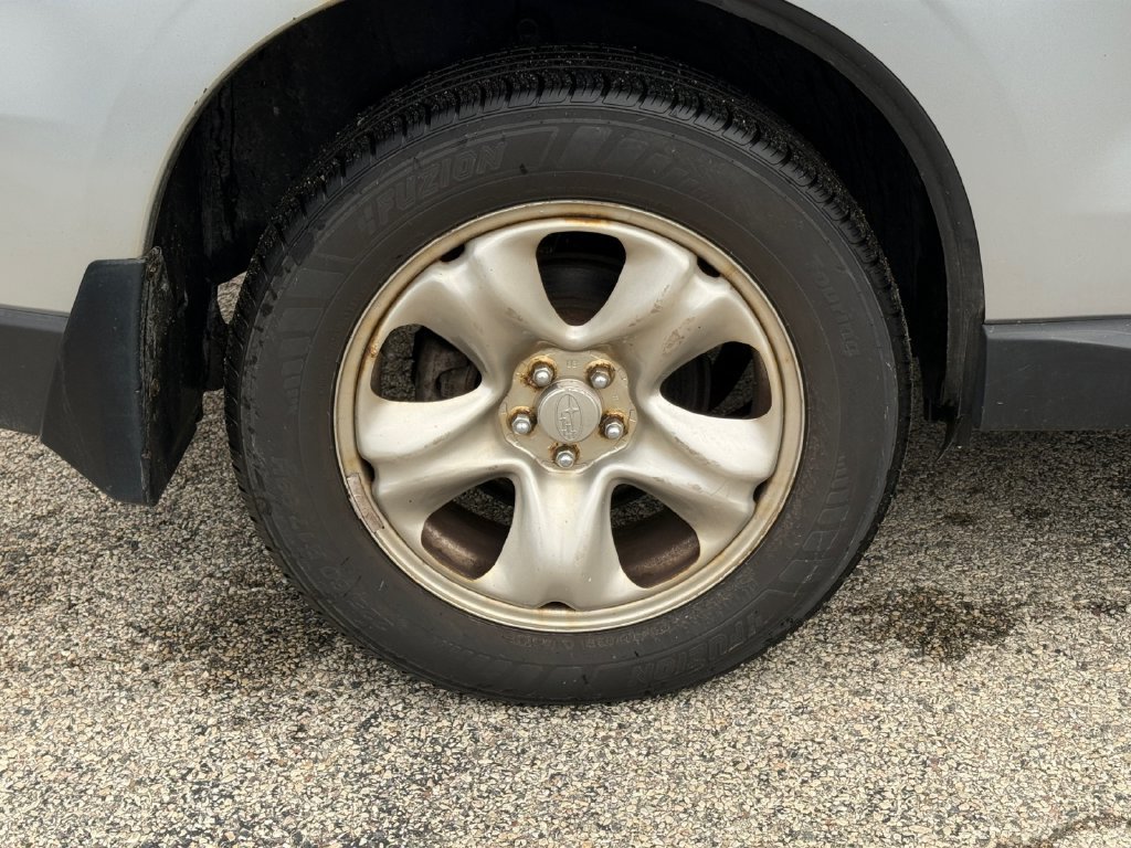 Used 2014 Subaru Forester 2.5i AWD/4WD image 17