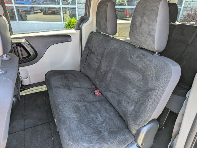 Used 2018 Dodge Grand Caravan SE w/ UConnect Hands-Free Group FWD image 20