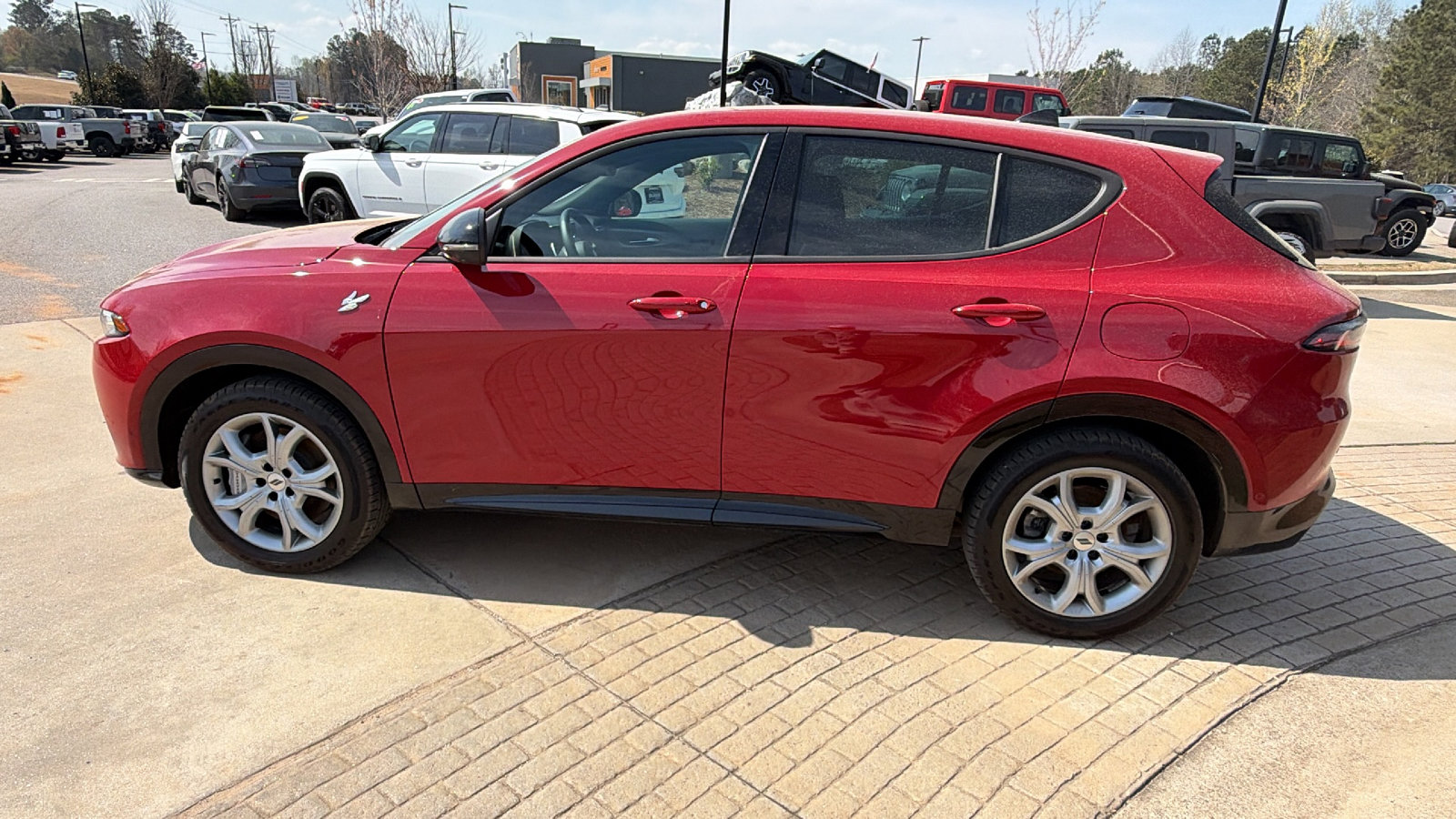 Used 2025 Dodge Hornet R/T w/ Tech Pack image 11