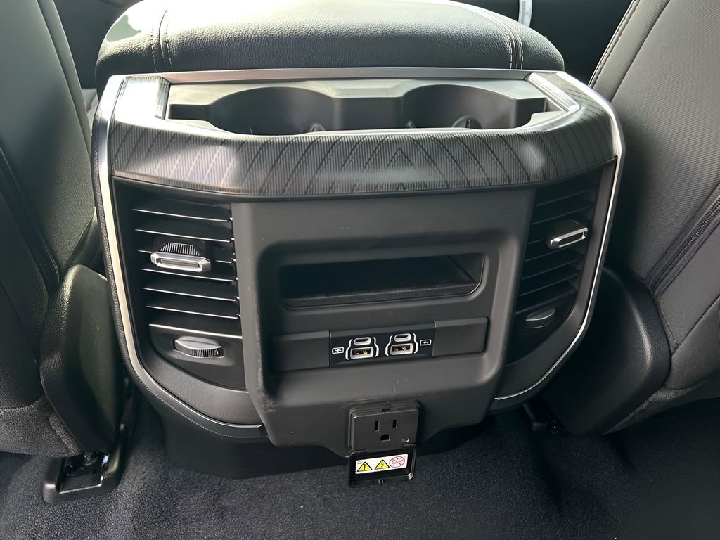 New 2026 RAM 1500 4x4 Crew Cab image 30