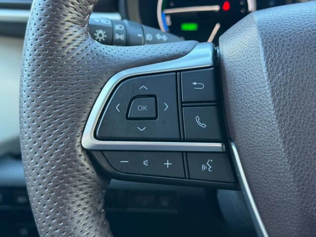 Used 2023 Toyota Sienna Platinum image 32