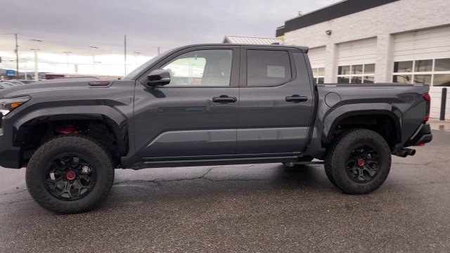 Used 2025 Toyota Tacoma TRD Pro AWD/4WD image 6