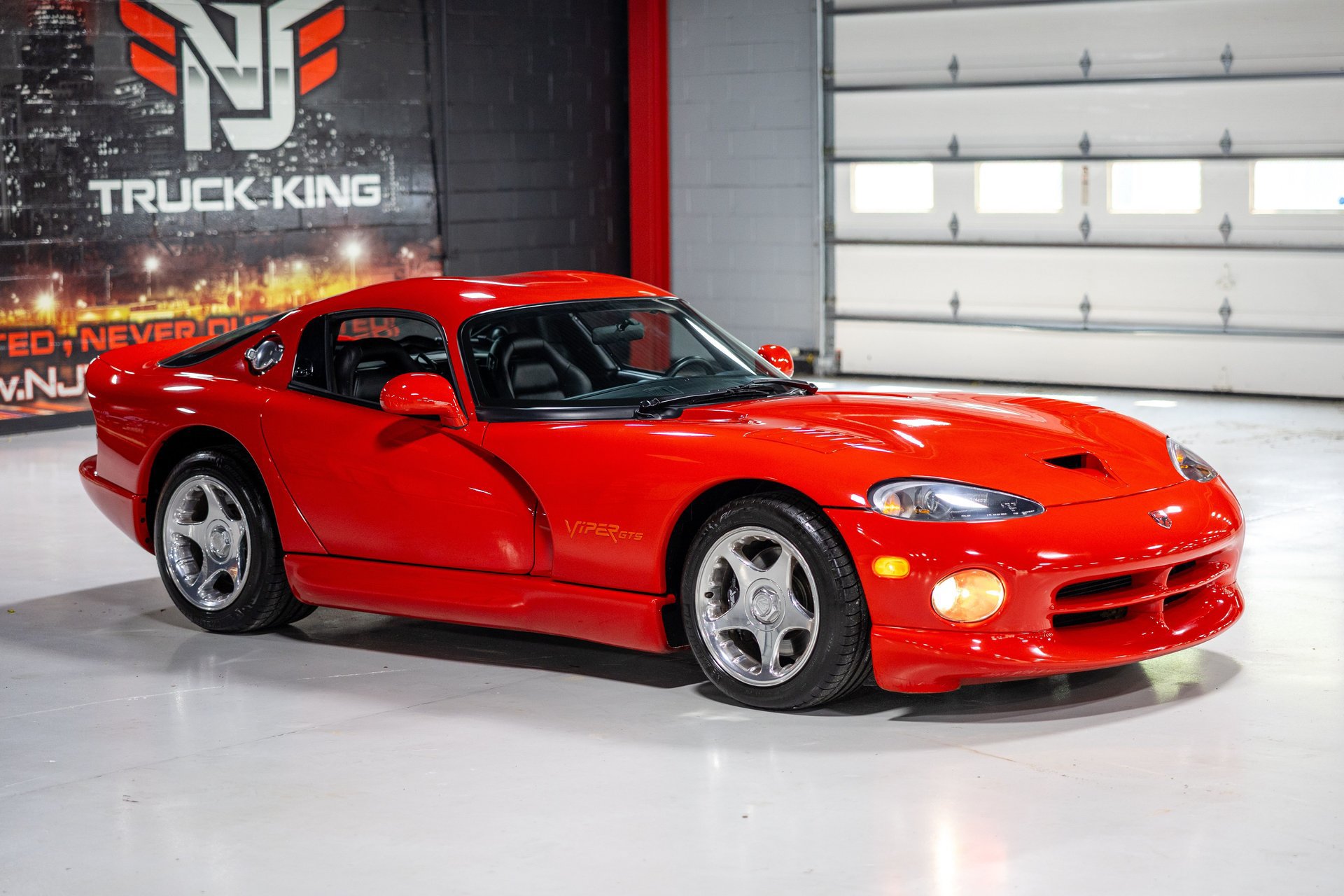 Used 1997 Dodge Viper GTS RWD image 8