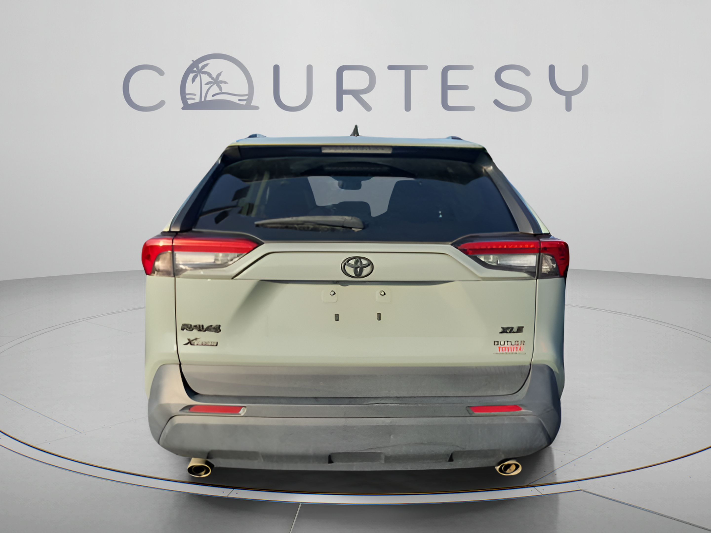 Used 2022 Toyota RAV4 XLE w/ Convenience Package FWD image 6