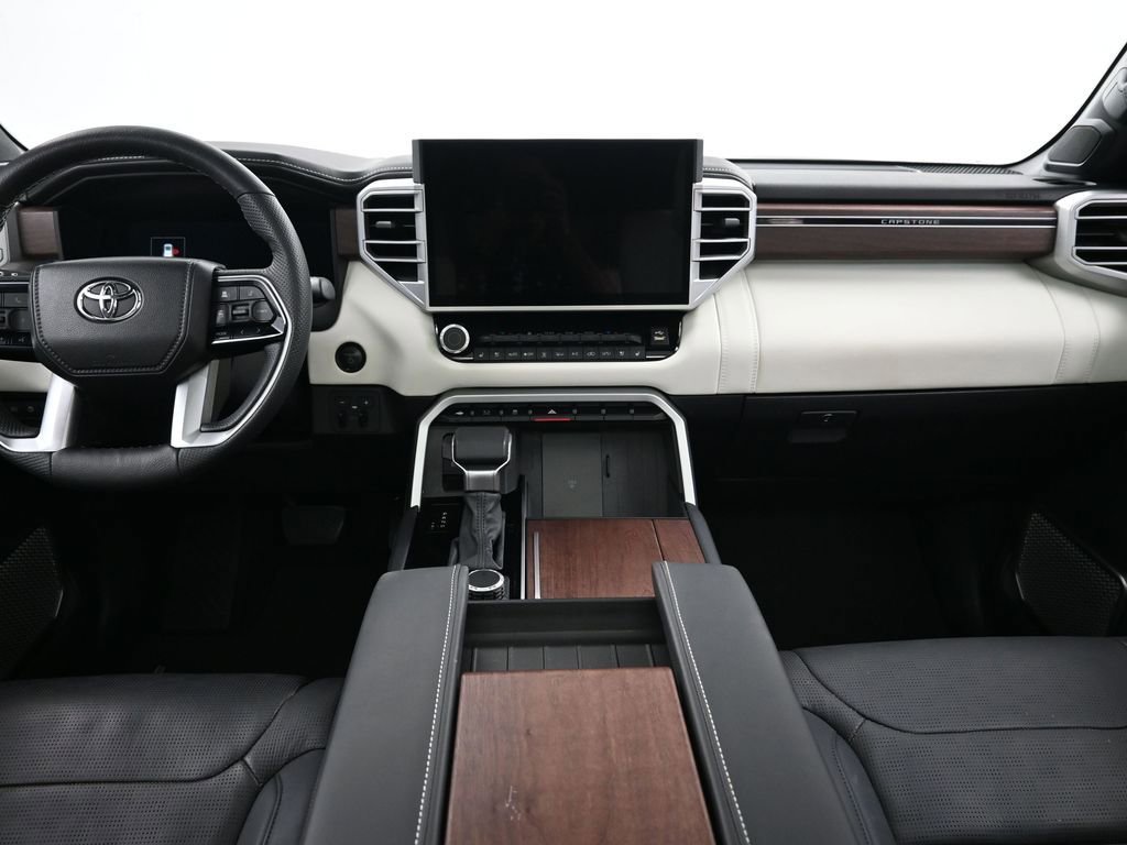 Used 2025 Toyota Sequoia Capstone image 9