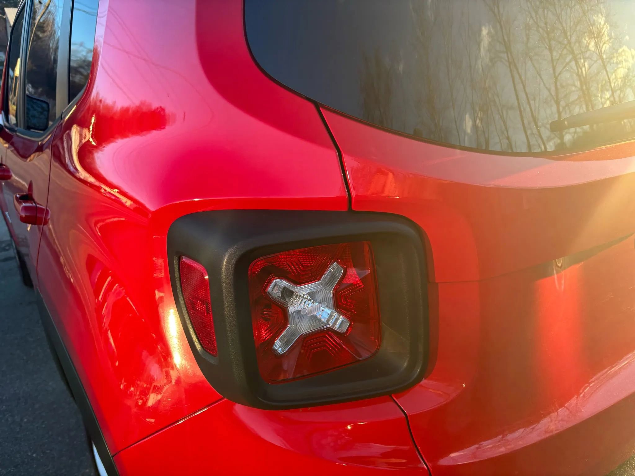 Used 2015 Jeep Renegade Latitude w/ Popular Equipment Group image 12